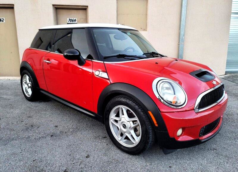 Used 2010 MINI Cooper S image 2