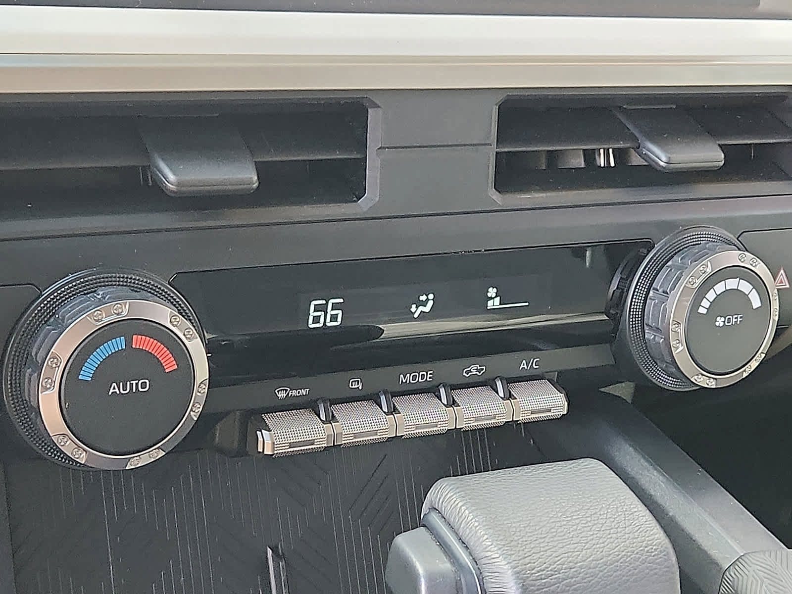 Used 2024 Toyota Tacoma TRD Off-Road image 16