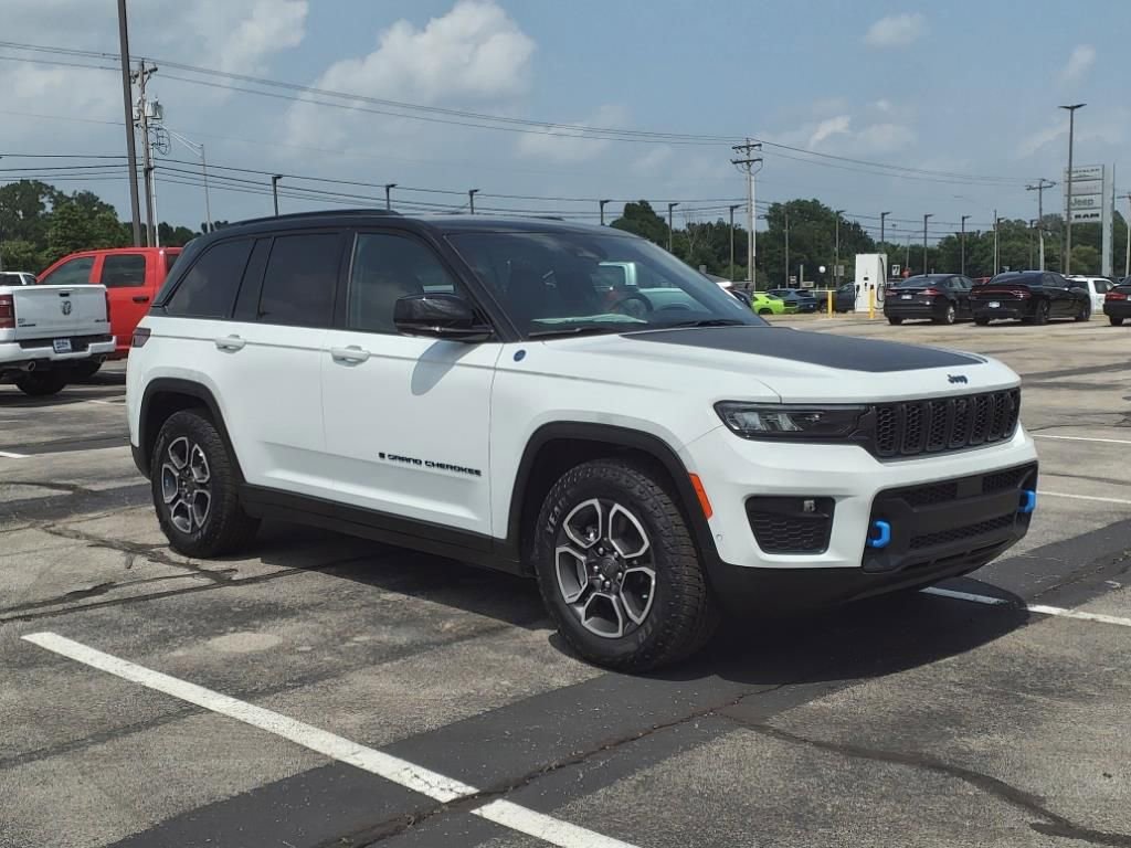 New 2023 Jeep Grand Cherokee Trailhawk w/ Advanced Protech Group II