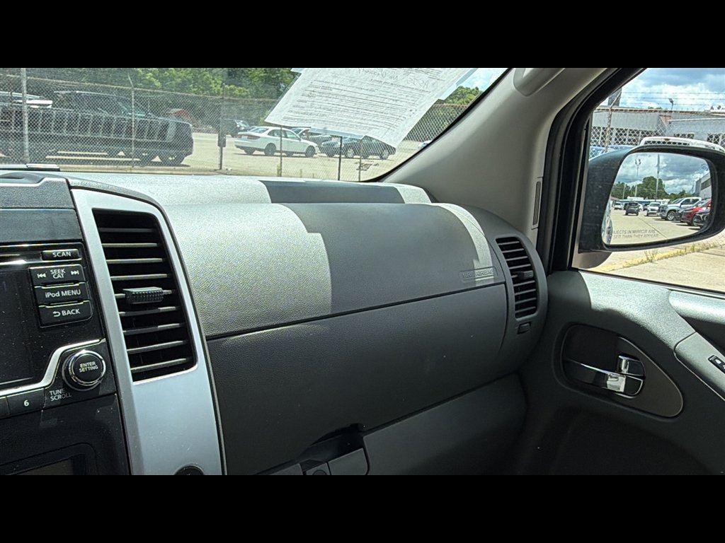 Used 2018 Nissan Frontier SV AWD/4WD image 16