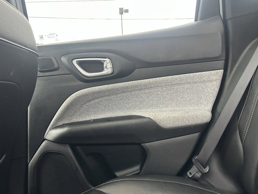 Used 2024 Jeep Compass Latitude w/ Sun and Sound Group image 31