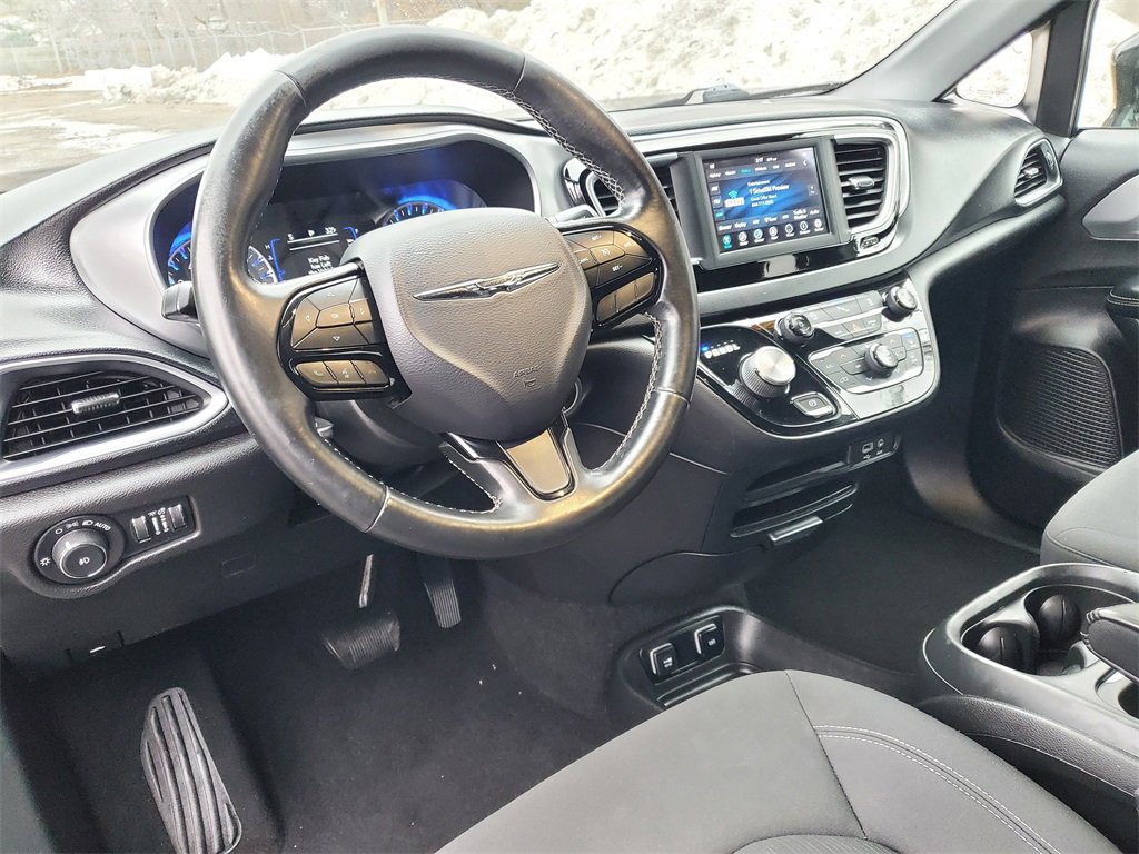 Used 2019 Chrysler Pacifica Touring Plus w/ S Appearance Package image 10