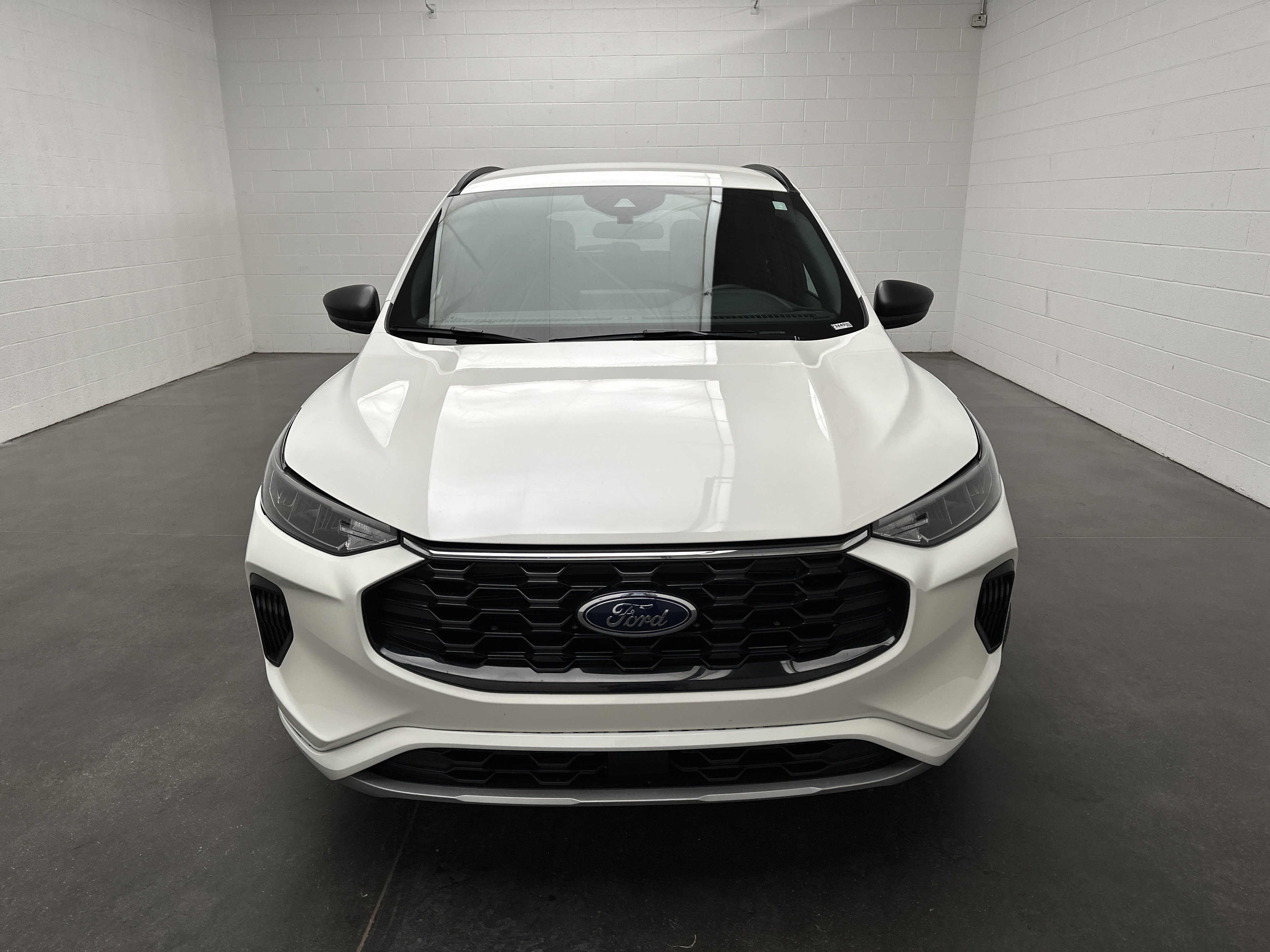 Used 2024 Ford Escape ST-Line w/ Tech Pack #1 AWD/4WD image 3