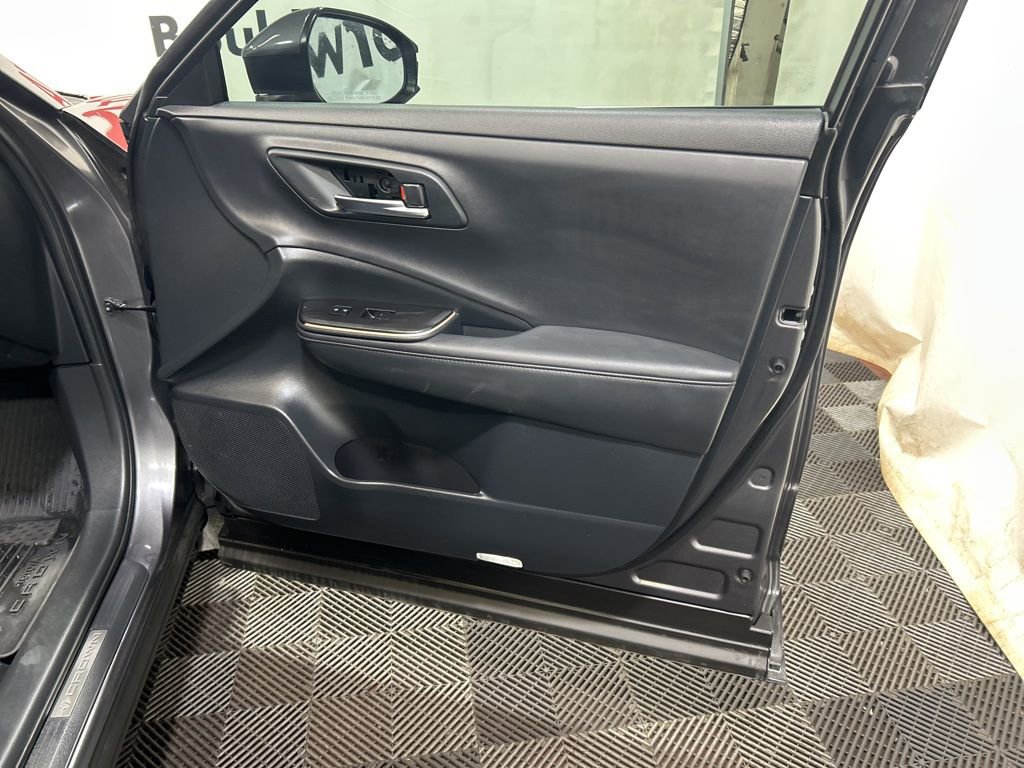 Used 2023 Toyota Crown Limited AWD/4WD image 11