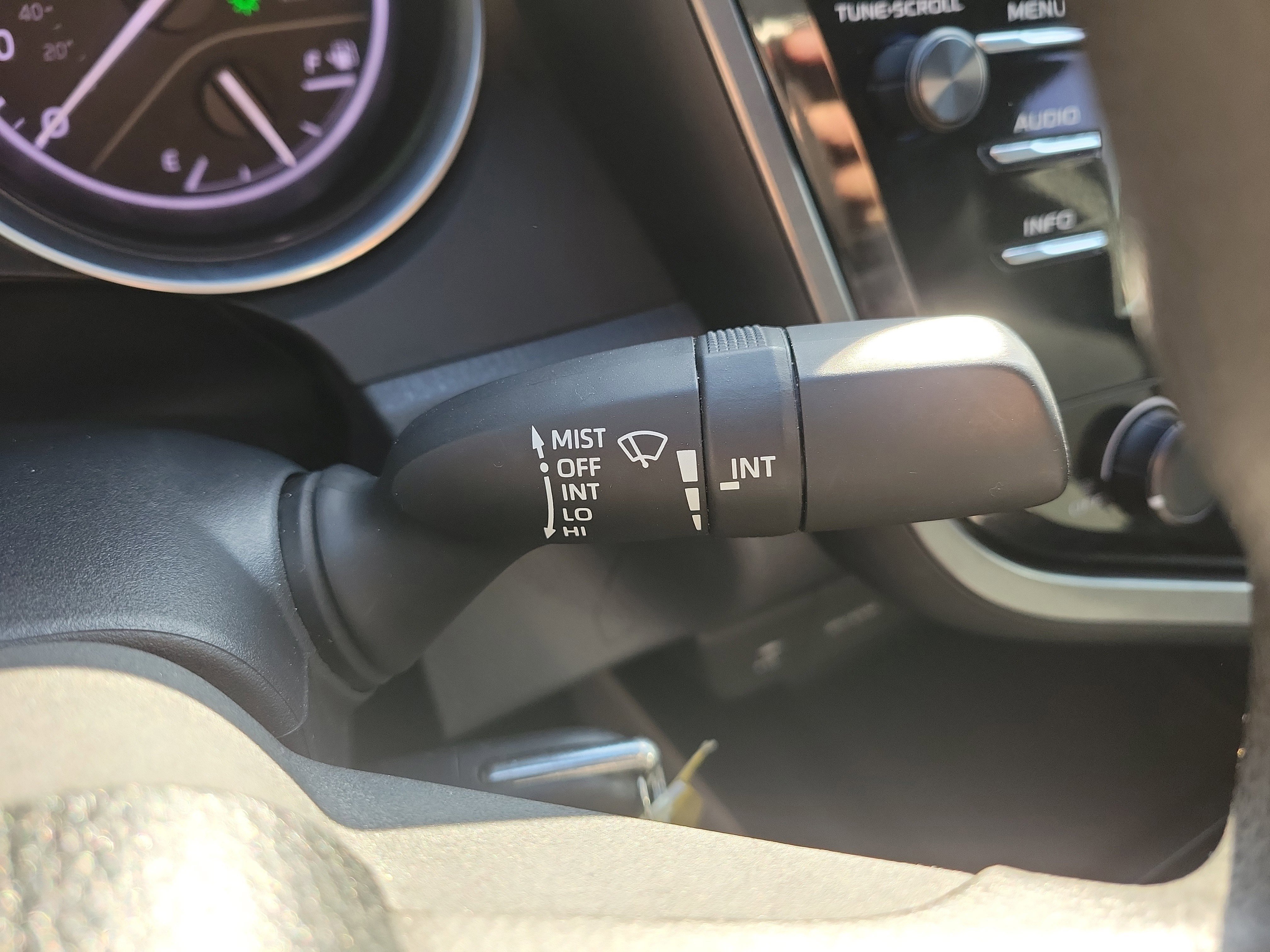 Used 2018 Toyota Camry LE image 28