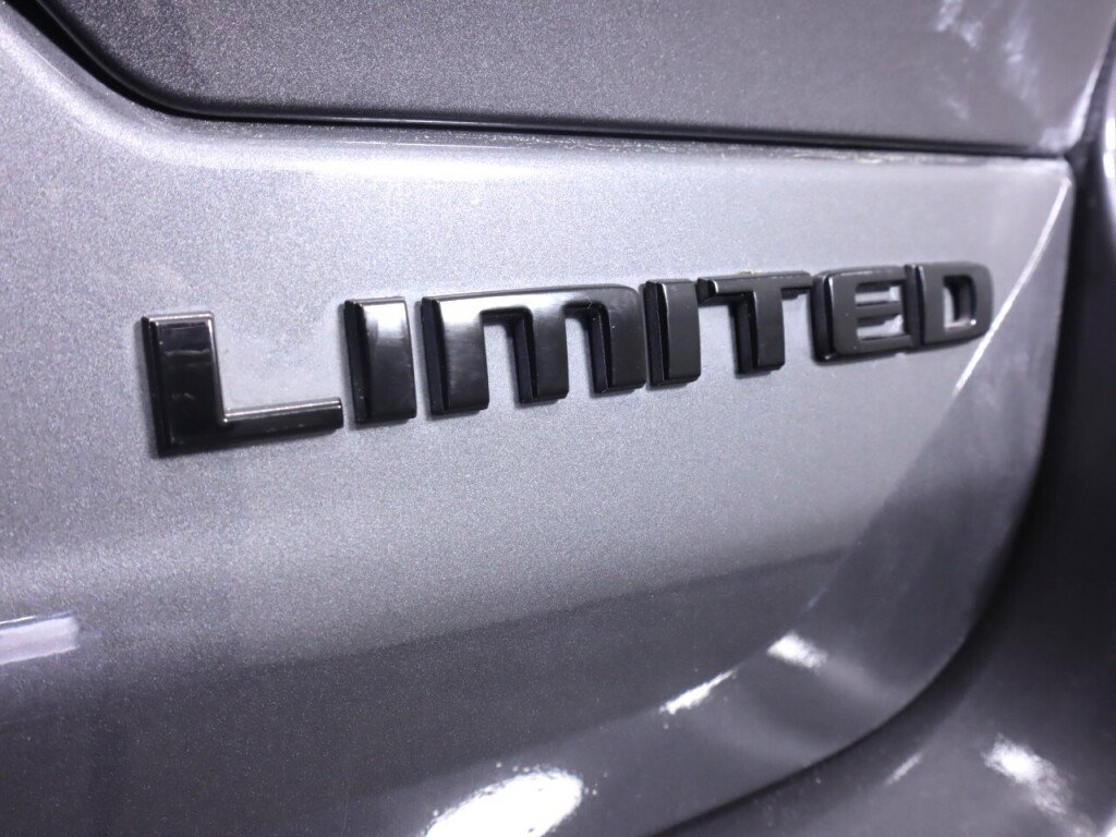 Used 2025 Jeep Grand Cherokee Limited w/ Luxury Tech Group II RWD image 35