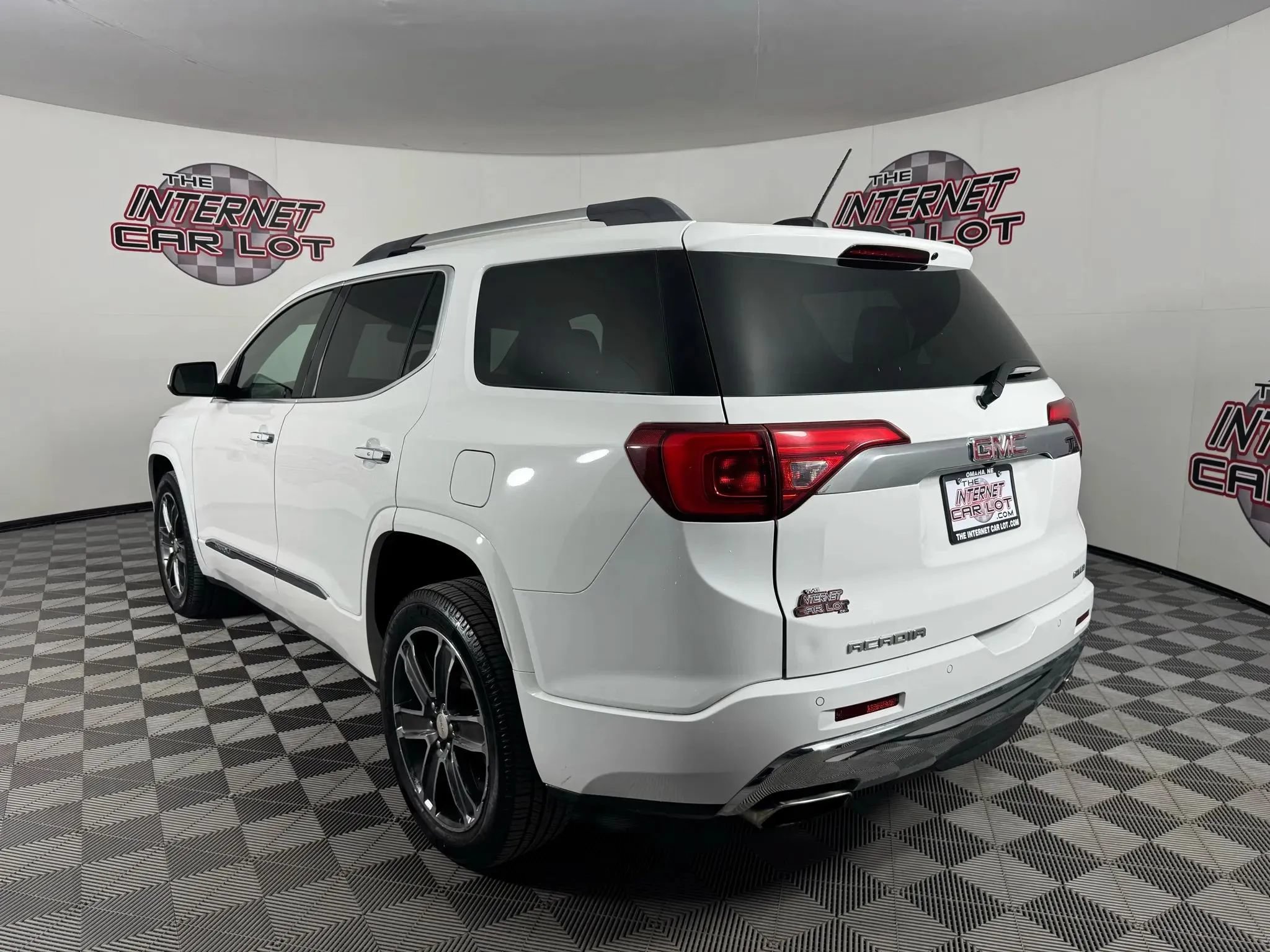 Used 2019 GMC Acadia Denali AWD/4WD image 5