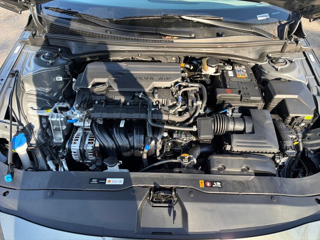 Used 2026 Hyundai Elantra SE FWD image 26