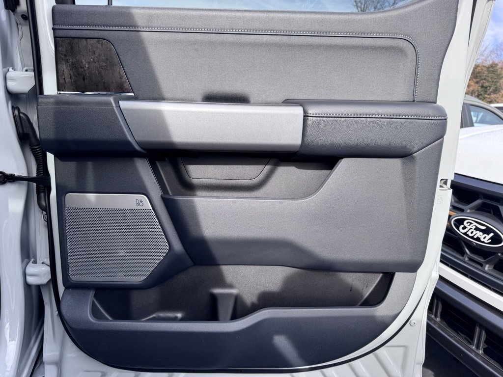 Used 2025 Ford F450 Lariat image 35
