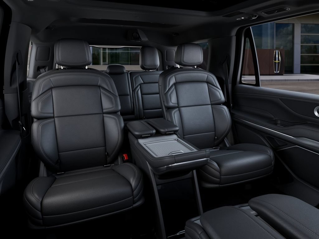 New 2027 Lincoln Navigator Reserve w/ Jet Appearance Package AWD/4WD image 11