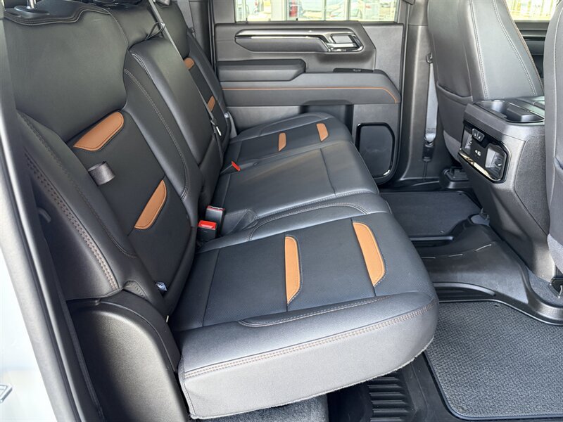 Used 2025 GMC Sierra 2500 AT4 AWD/4WD image 29