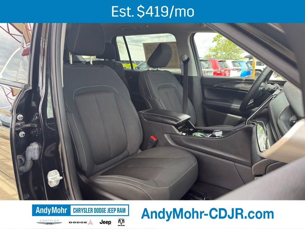 Used 2023 Jeep Grand Cherokee L Laredo w/ Luxury Tech Group I AWD/4WD image 39