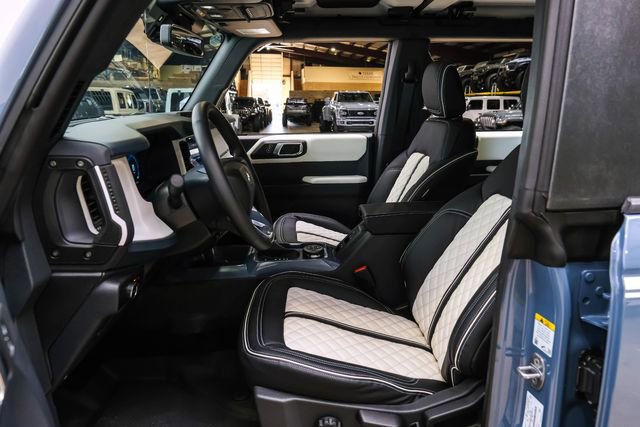 Used 2025 Ford Bronco Heritage Edition image 3