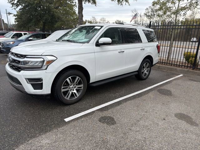 Used 2024 Ford Expedition Limited image 4