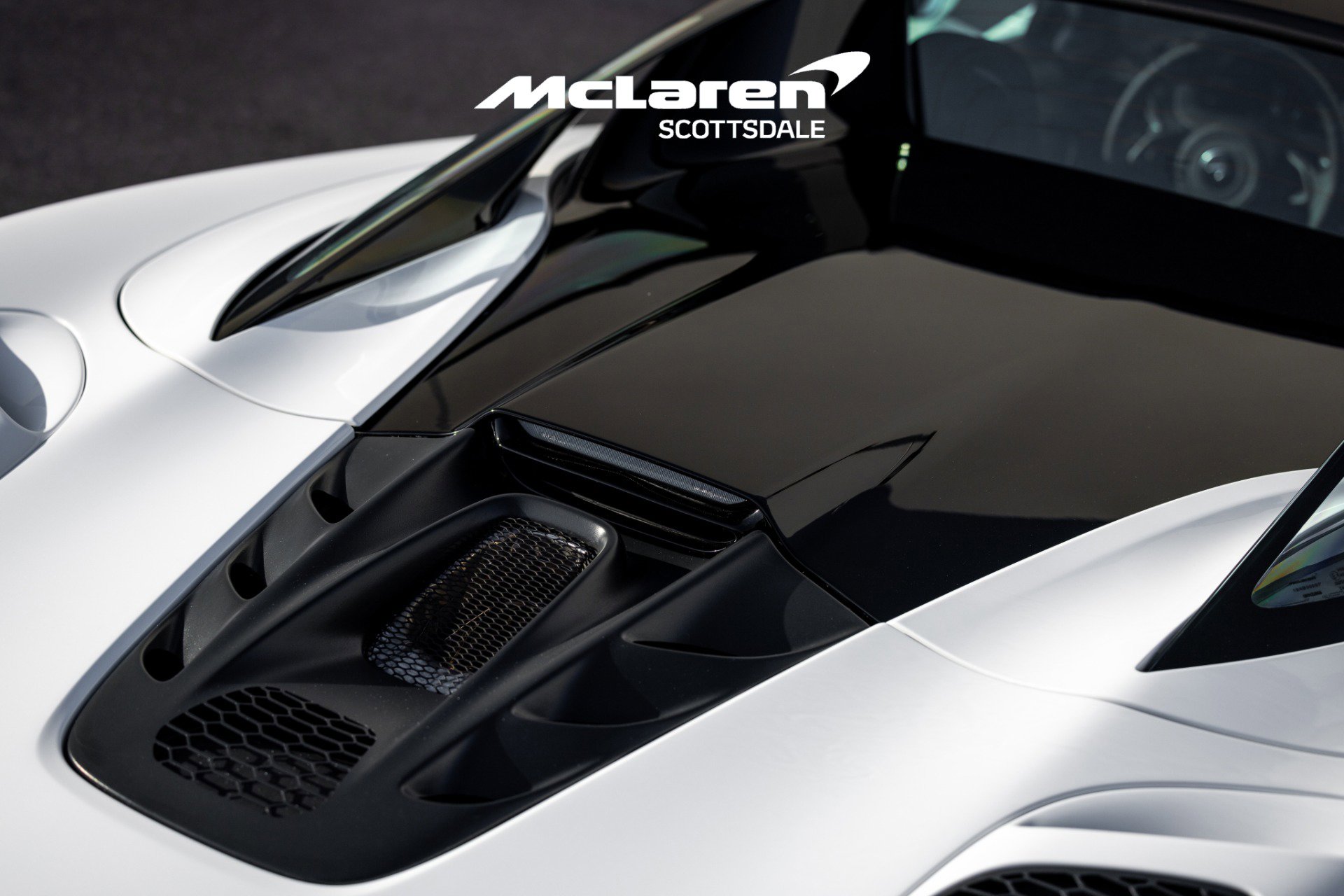 Used 2025 McLaren Artura Spider image 43
