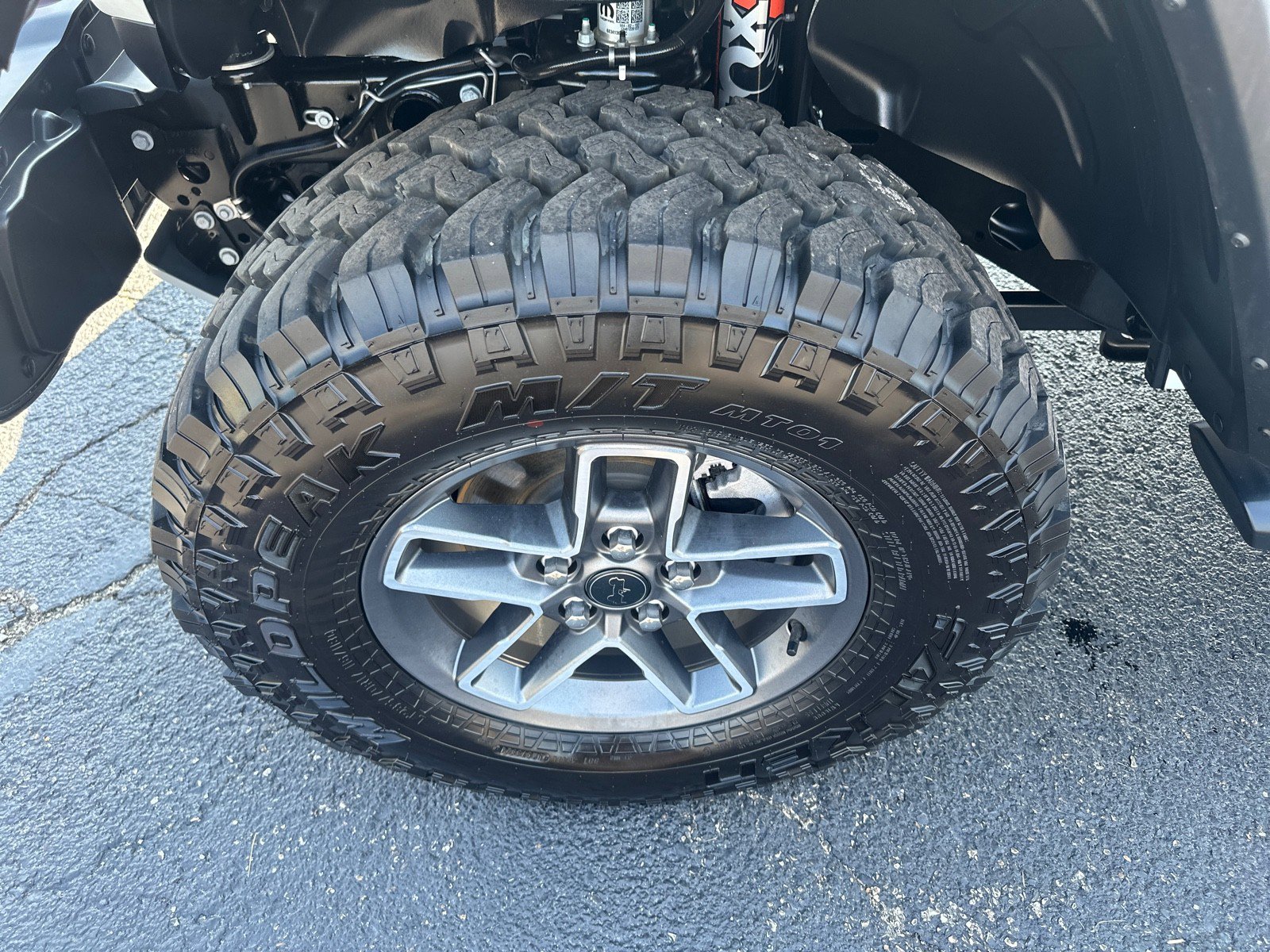 Used 2025 Jeep Gladiator Mojave w/ Convenience Group image 5