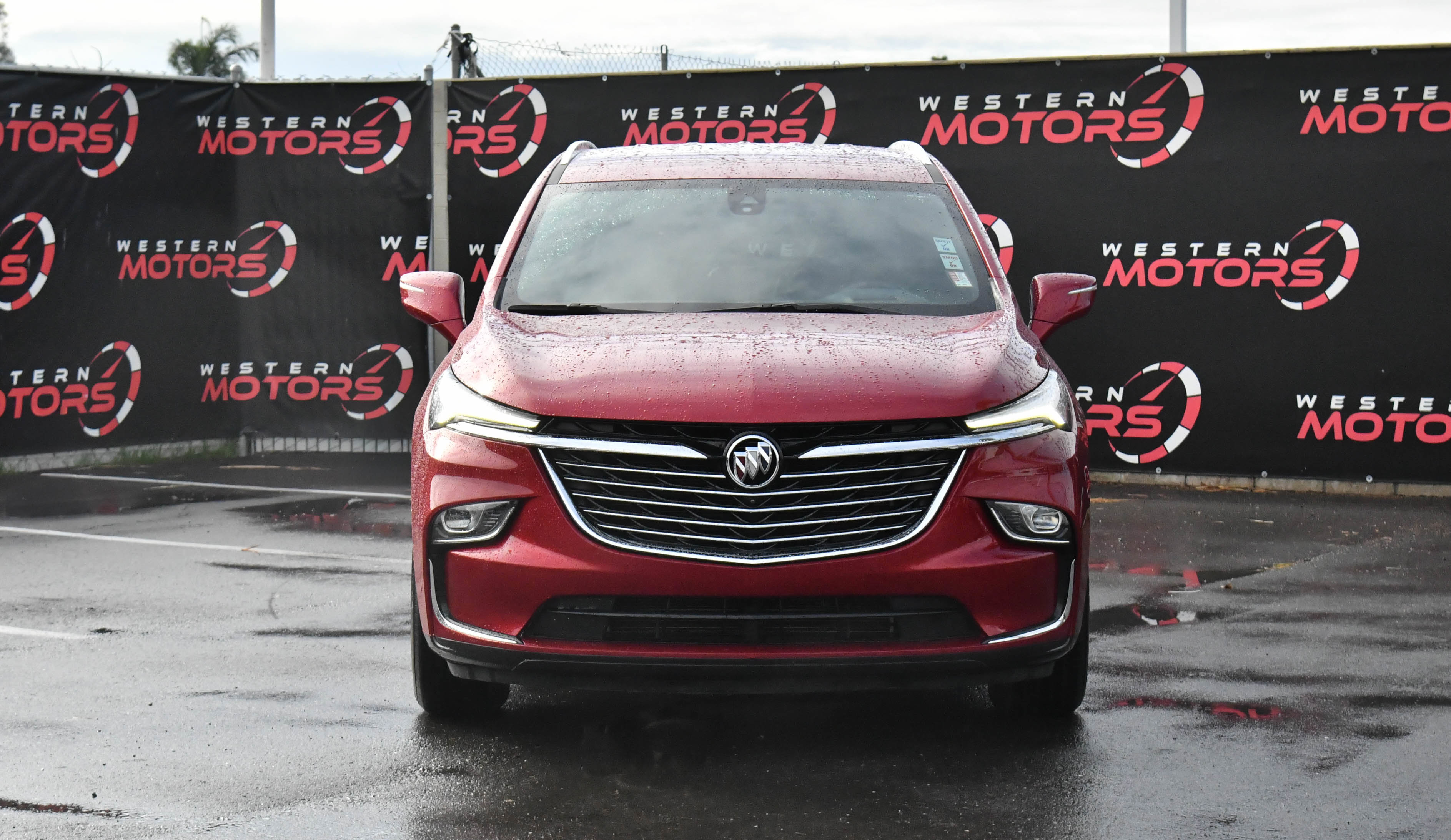 Used 2024 Buick Enclave Premium image 2