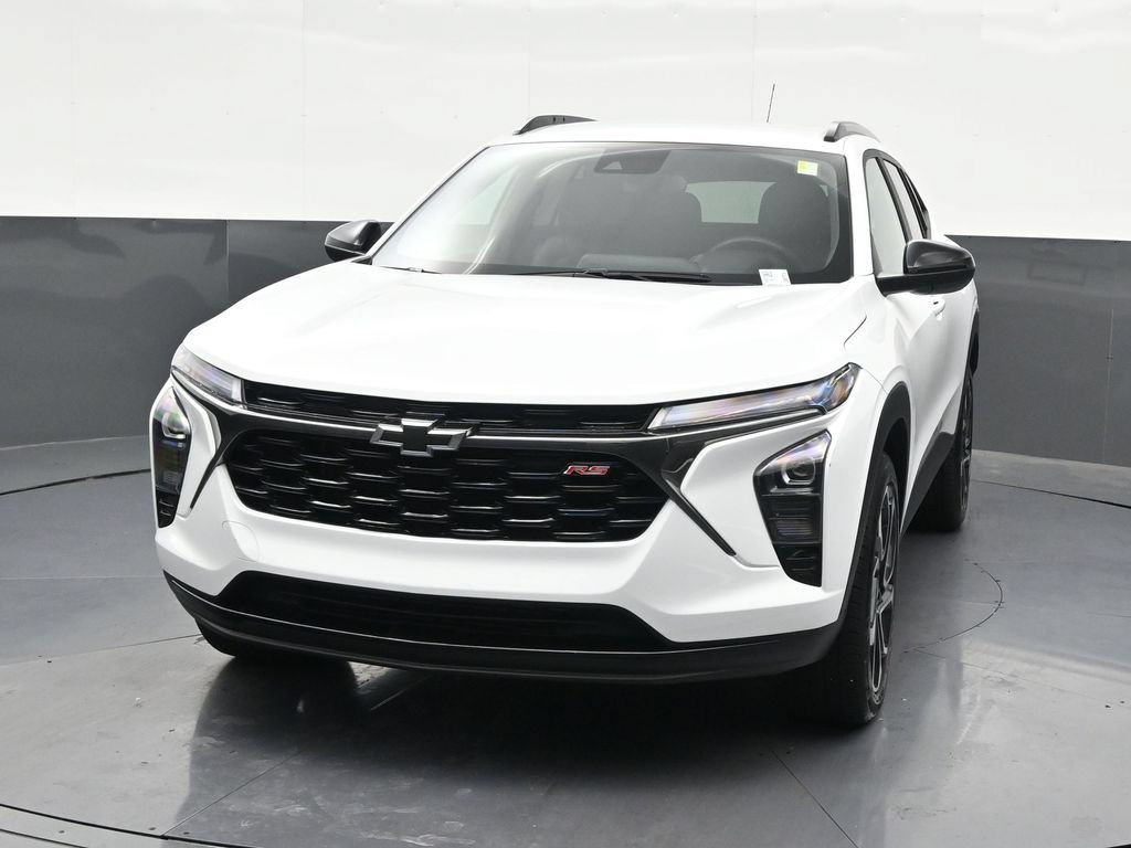 Used 2025 Chevrolet Trax RS FWD image 9
