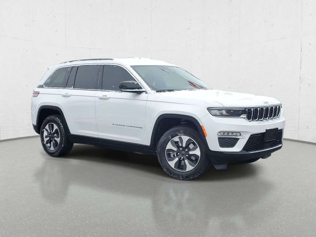 Used 2025 Jeep Grand Cherokee Limited 4xe image 2
