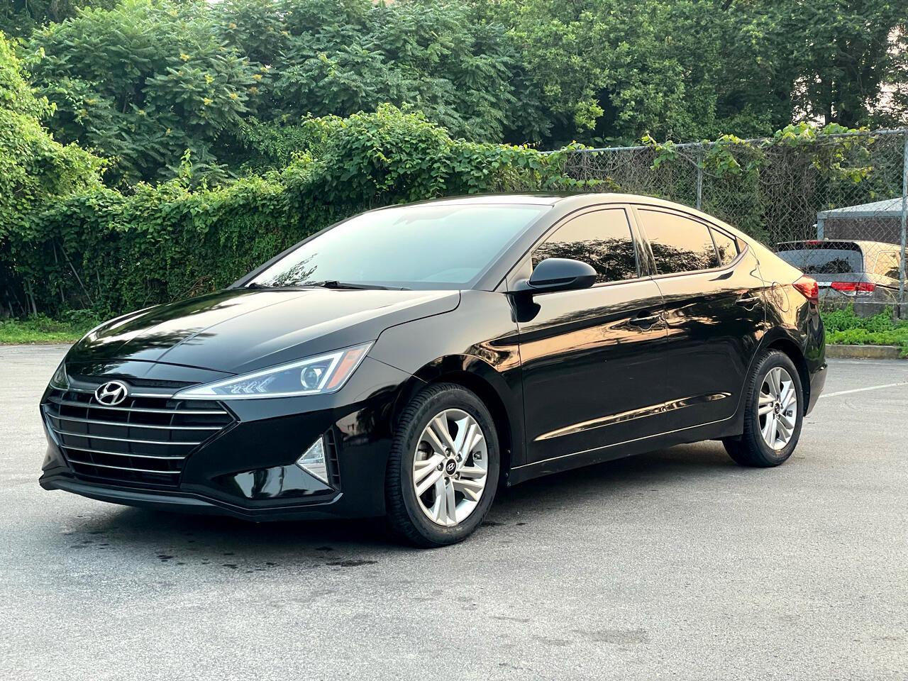 Used 2020 Hyundai Elantra SEL image 2