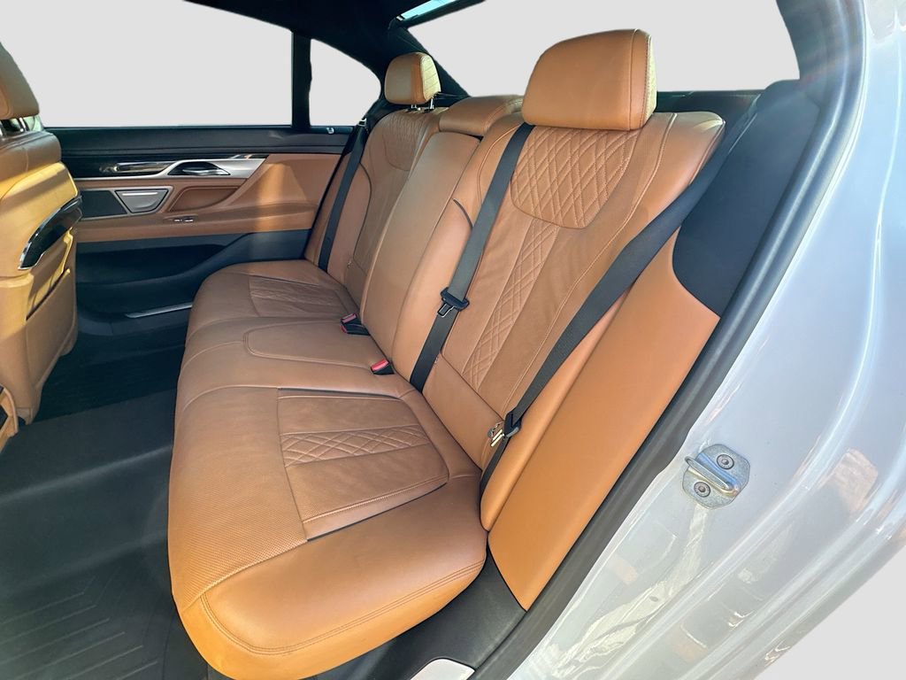 Used 2020 BMW 750i xDrive w/ Executive Package image 24