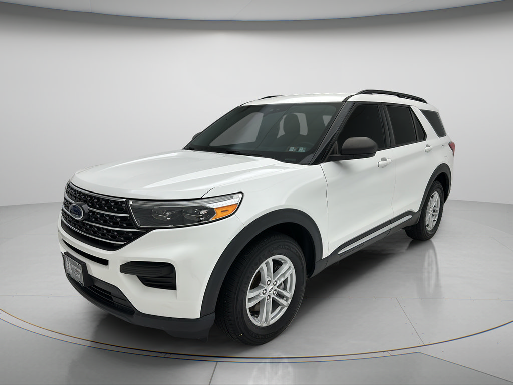 Used 2021 Ford Explorer XLT AWD/4WD image 3