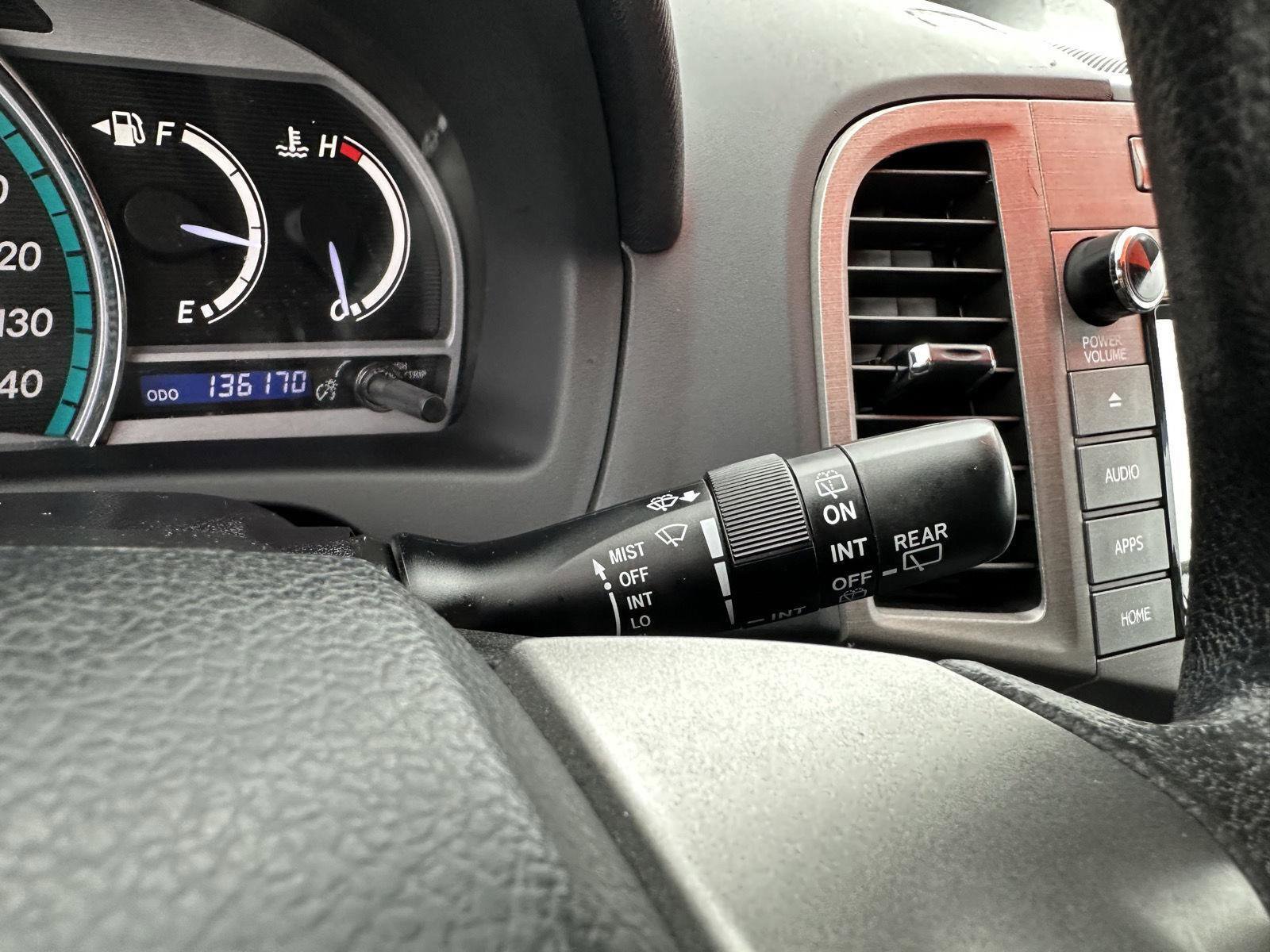 Used 2015 Toyota Venza LE image 25