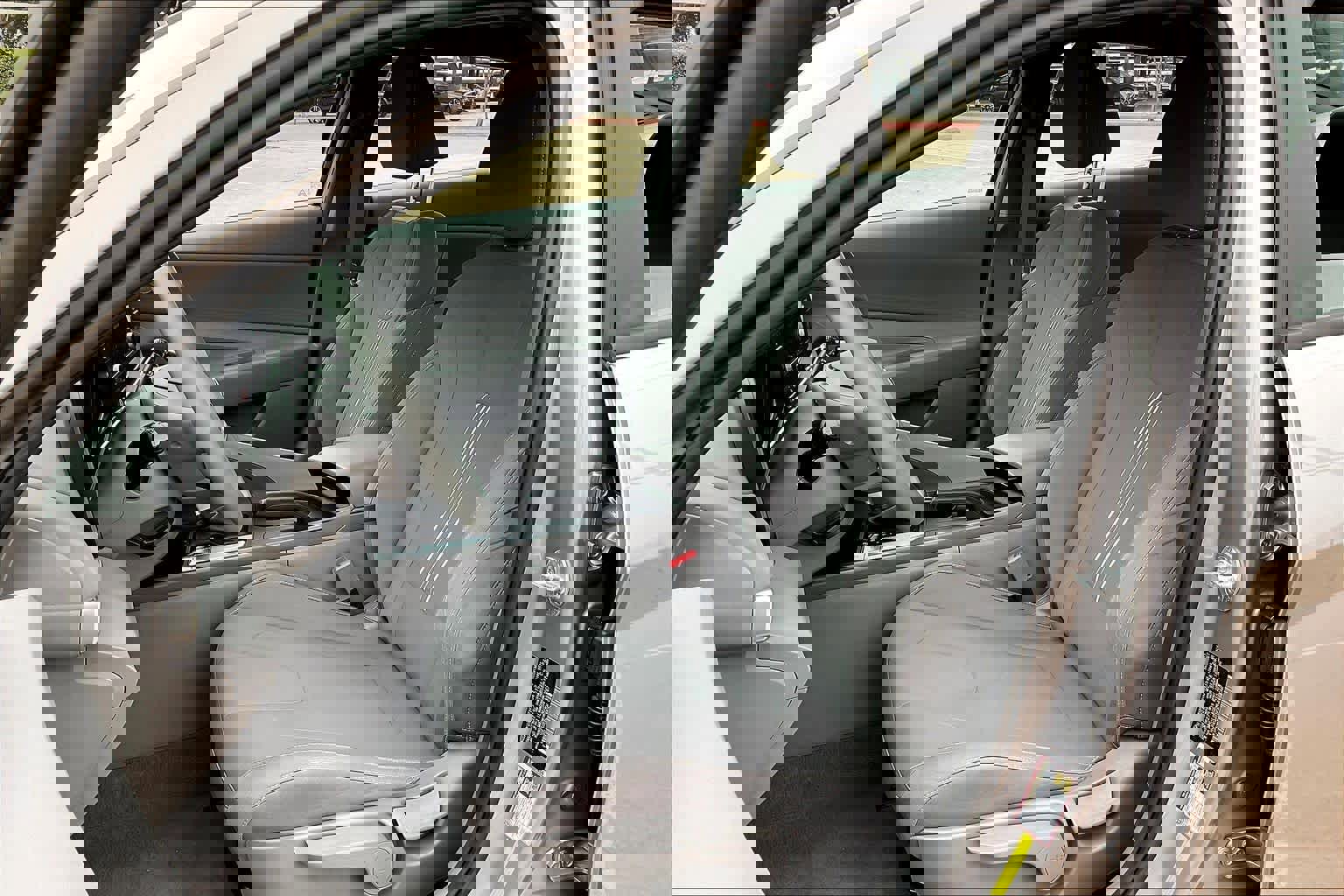 Used 2022 Hyundai Elantra SEL w/ Preferred Accessory Package image 6