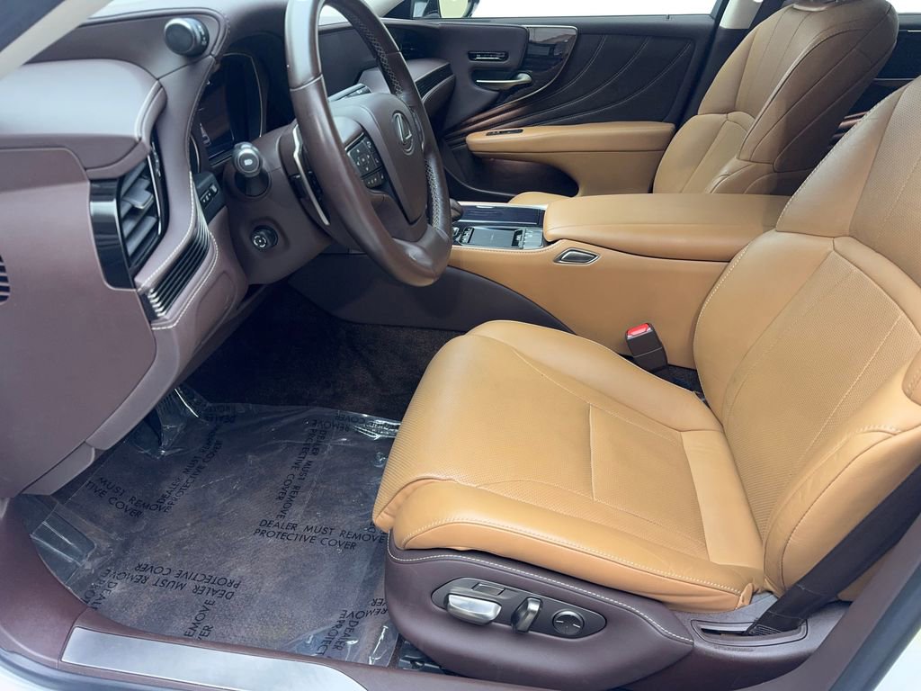 Used 2020 Lexus LS 500 w/ Accessory Package (Z2) image 26