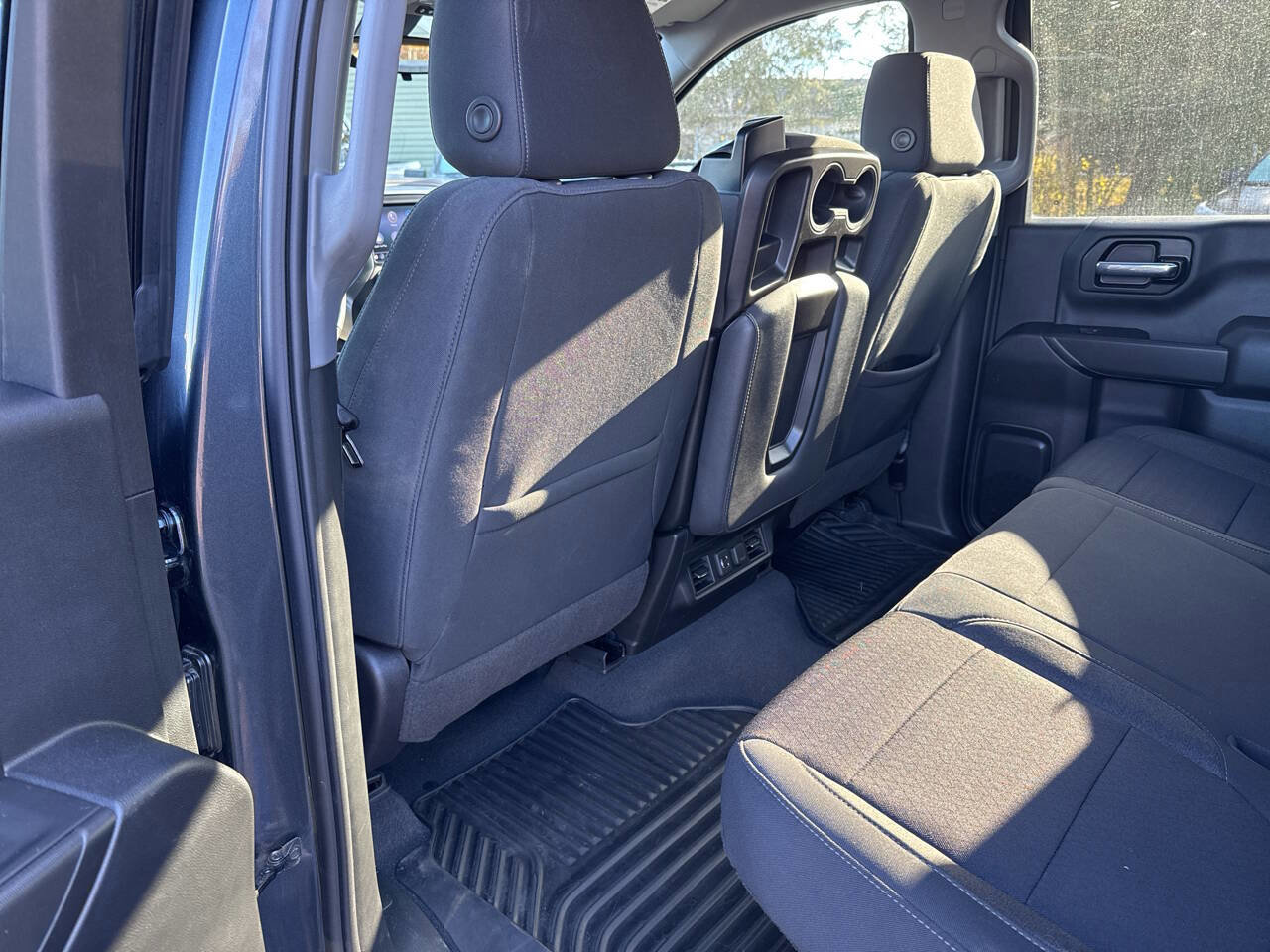 Used 2021 Chevrolet Silverado 1500 LT image 24