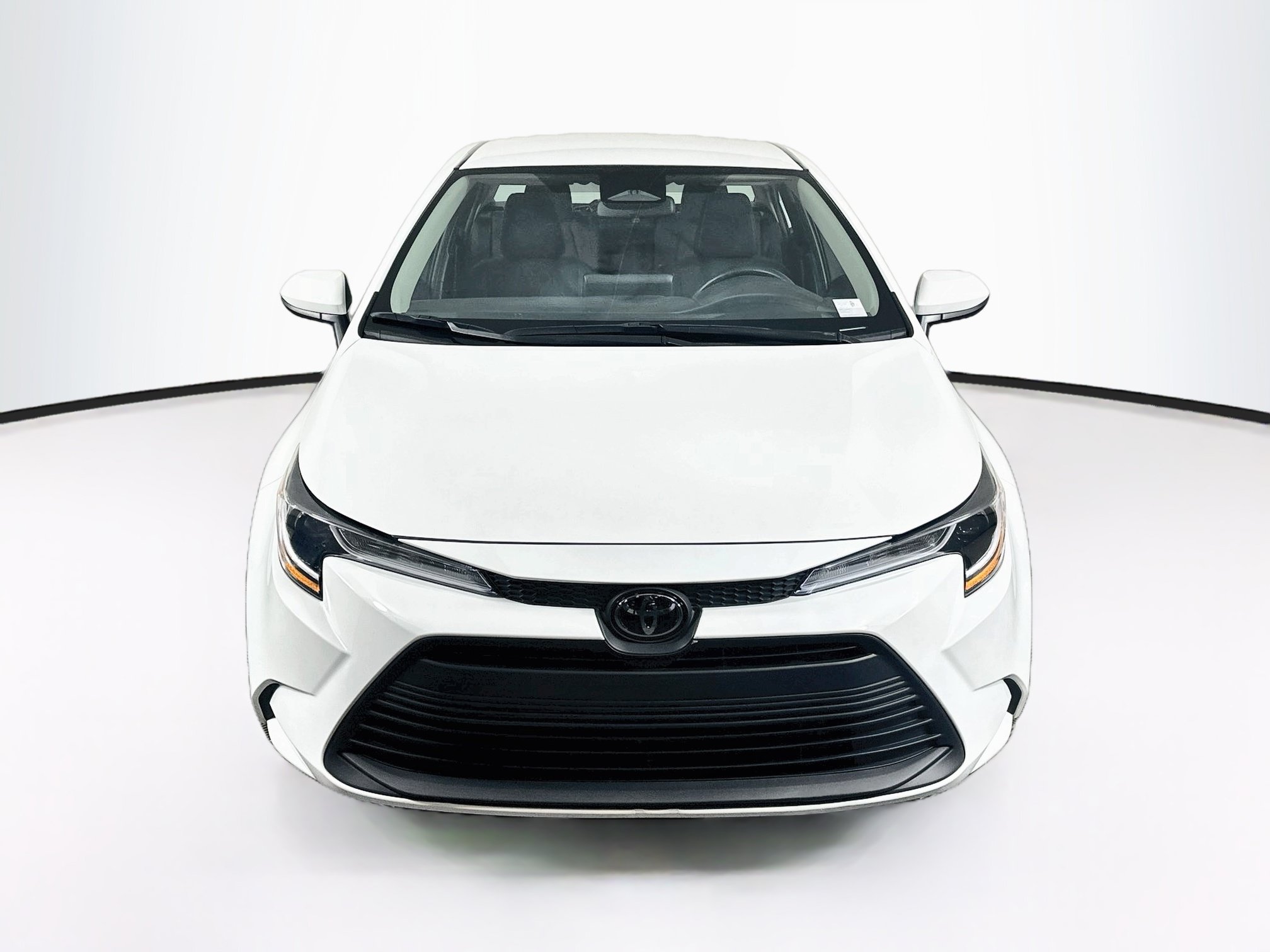 Used 2025 Toyota Corolla LE FWD image 2