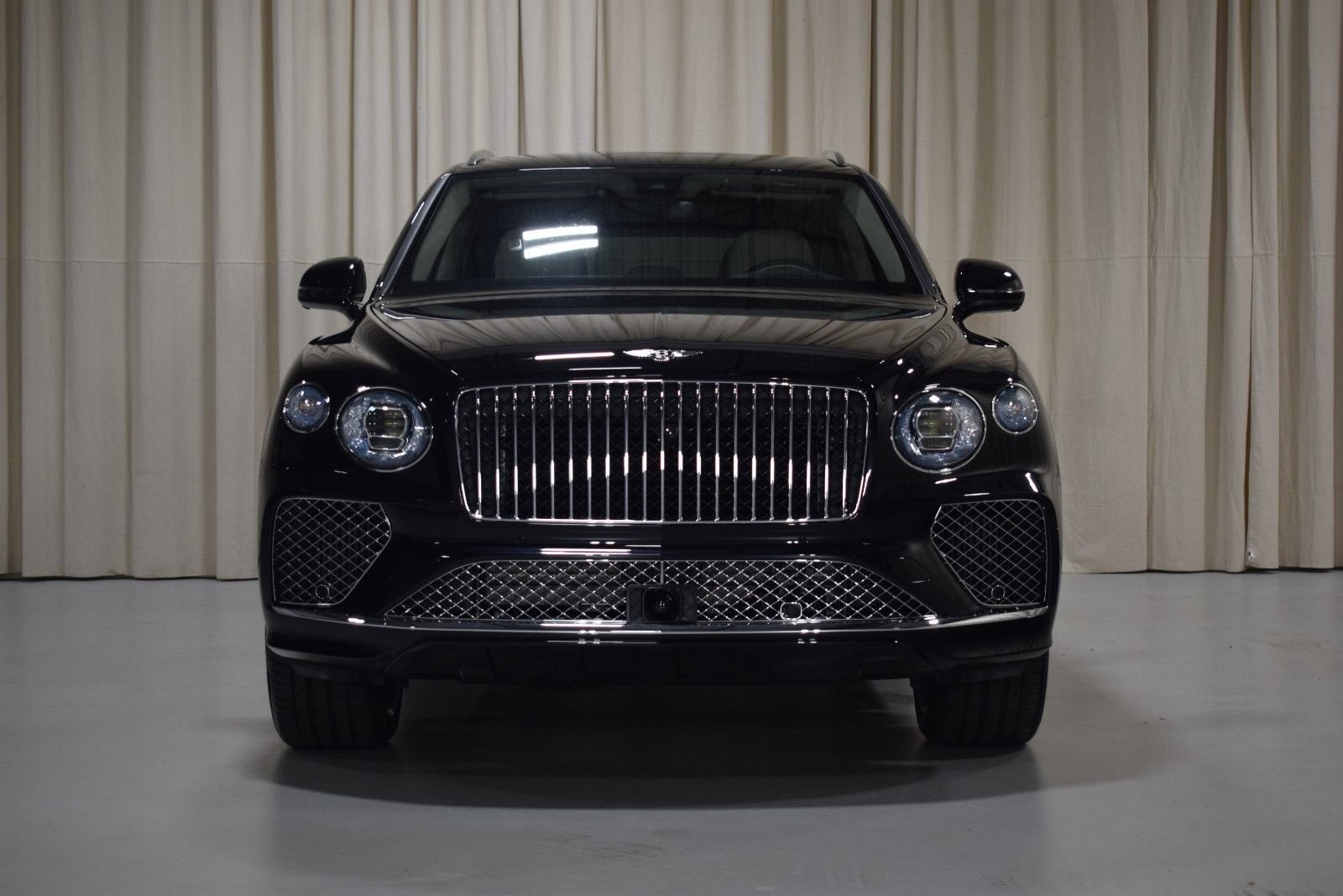 New 2025 Bentley Bentayga AWD/4WD image 16