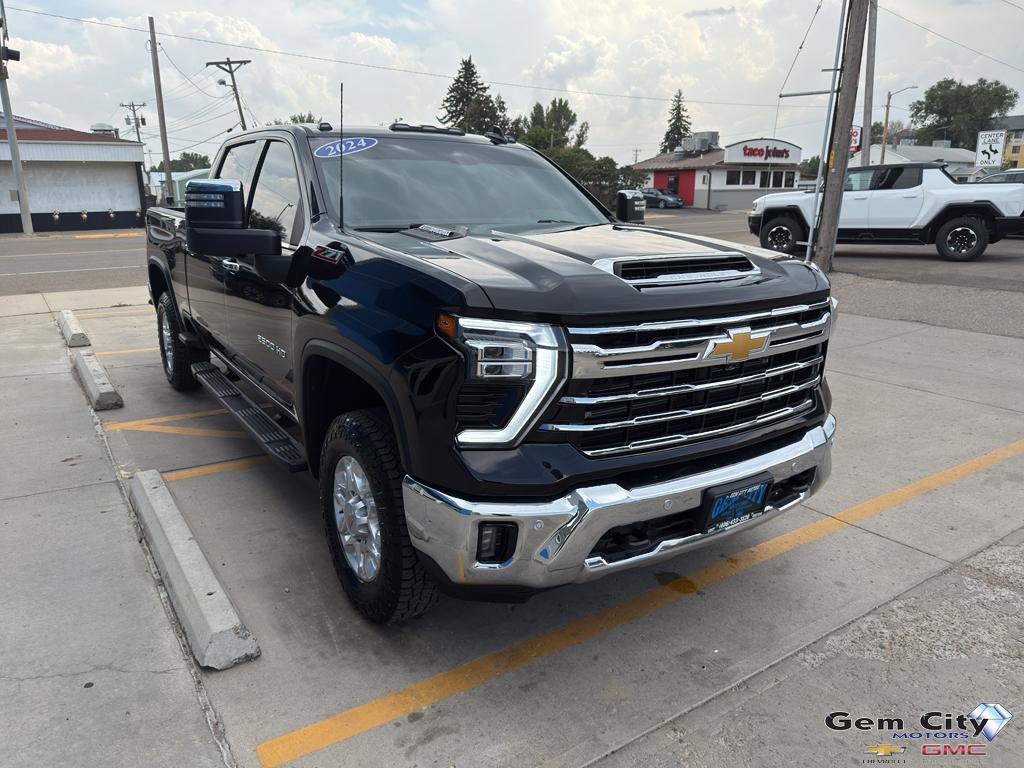 Used 2024 Chevrolet Silverado 2500 LTZ w/ LTZ Convenience Package image 4
