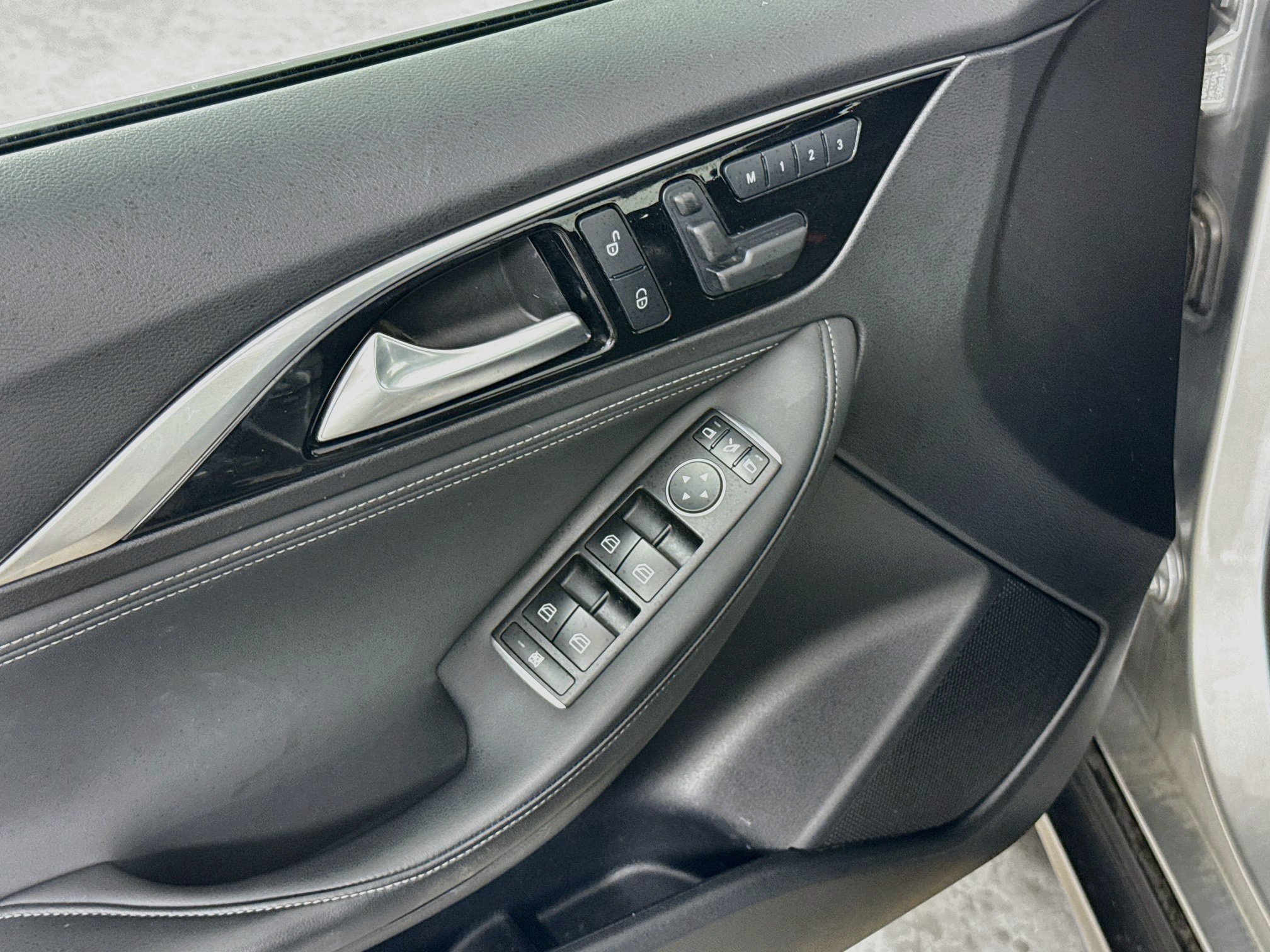 Used 2018 INFINITI QX30 AWD image 20