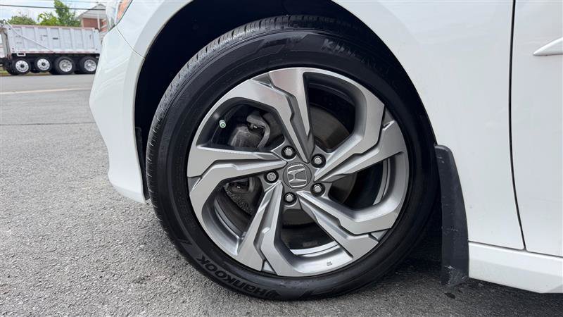 Used 2018 Honda Accord EX image 16