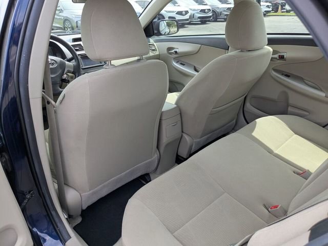 Used 2013 Toyota Corolla LE FWD image 25