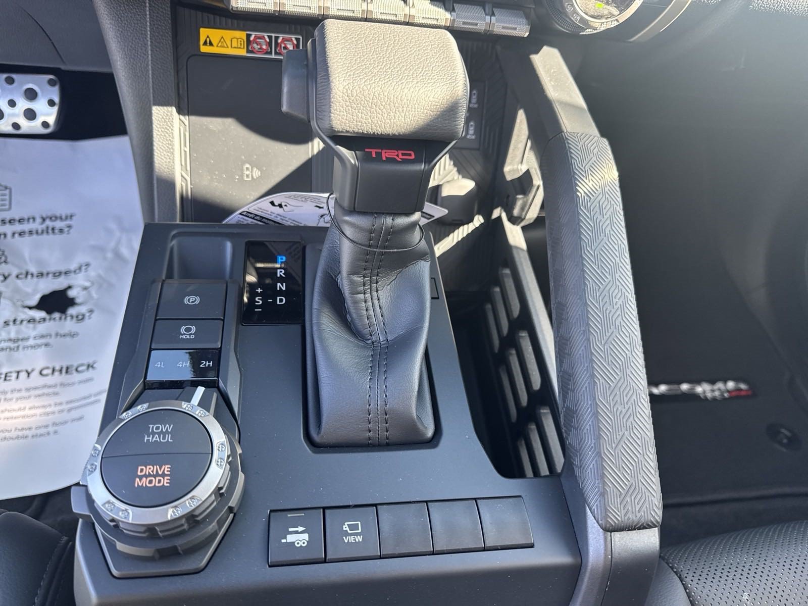New 2024 Toyota Tacoma TRD Sport w/ TRD Sport Premium Package AWD/4WD image 23