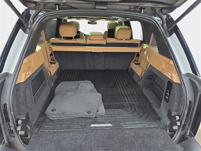 Used 2023 Land Rover Range Rover Long Wheelbase SE image 13