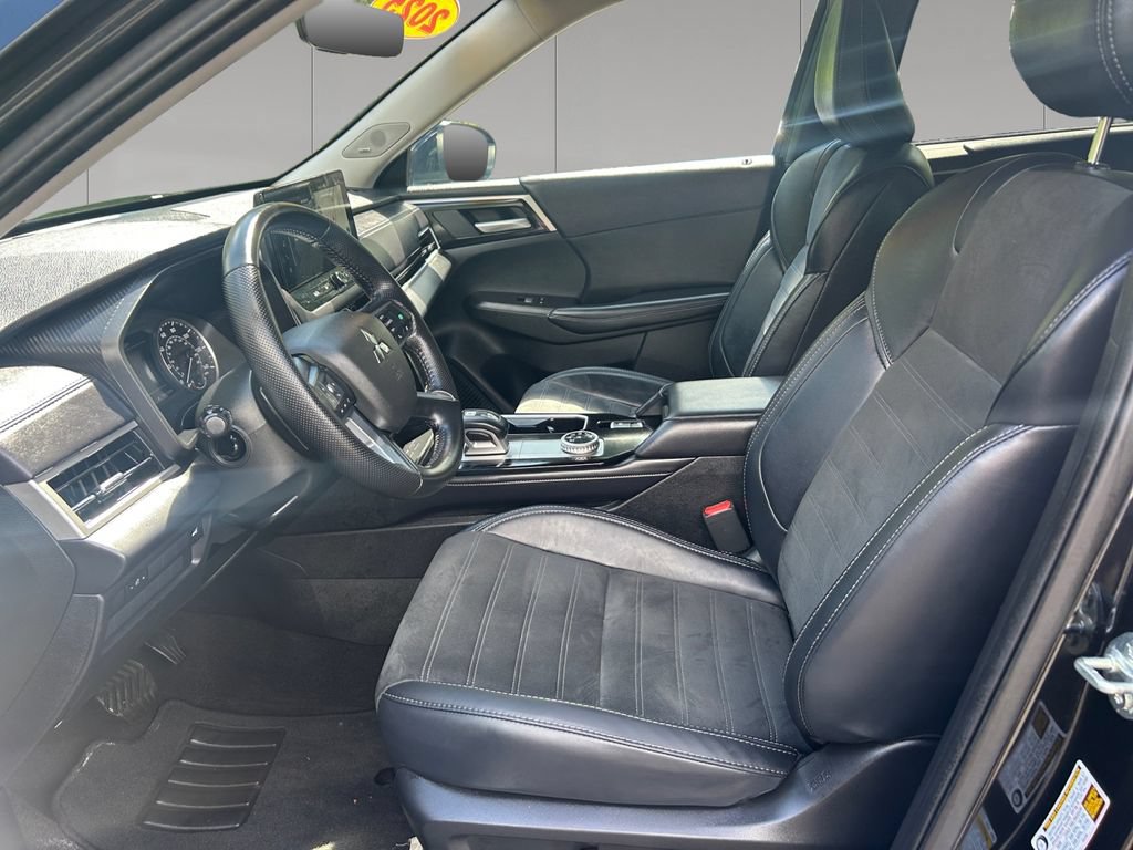 Used 2025 Mitsubishi Outlander SE AWD/4WD image 10