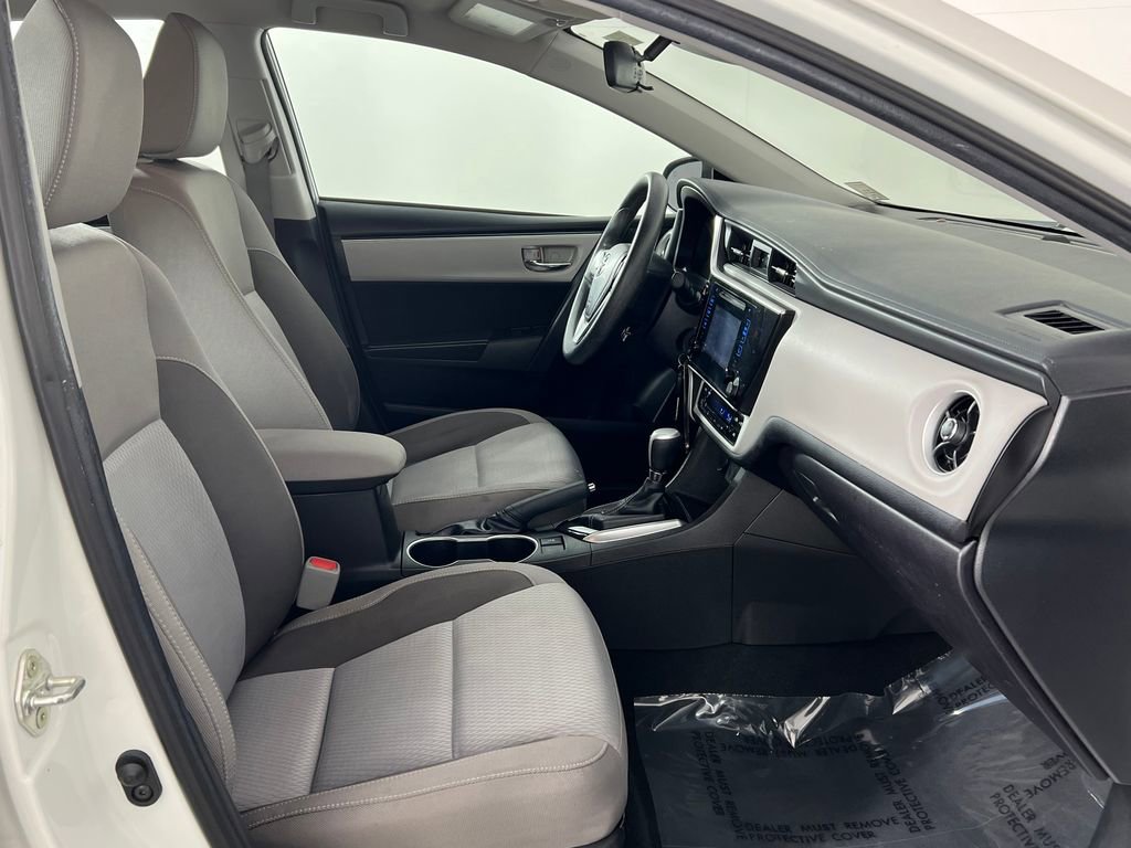 Used 2019 Toyota Corolla LE image 18