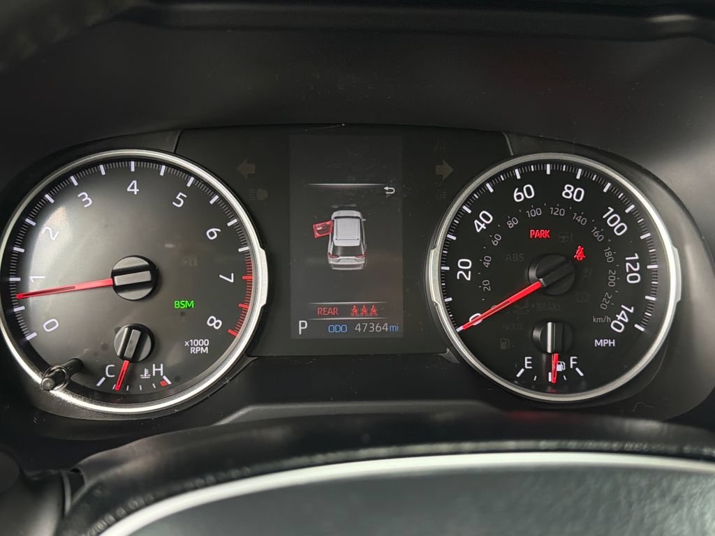Used 2021 Toyota RAV4 XLE Premium AWD/4WD image 18