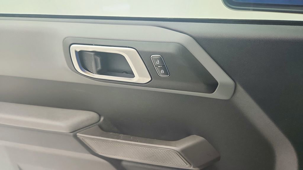 Used 2022 Ford Bronco Everglades image 24