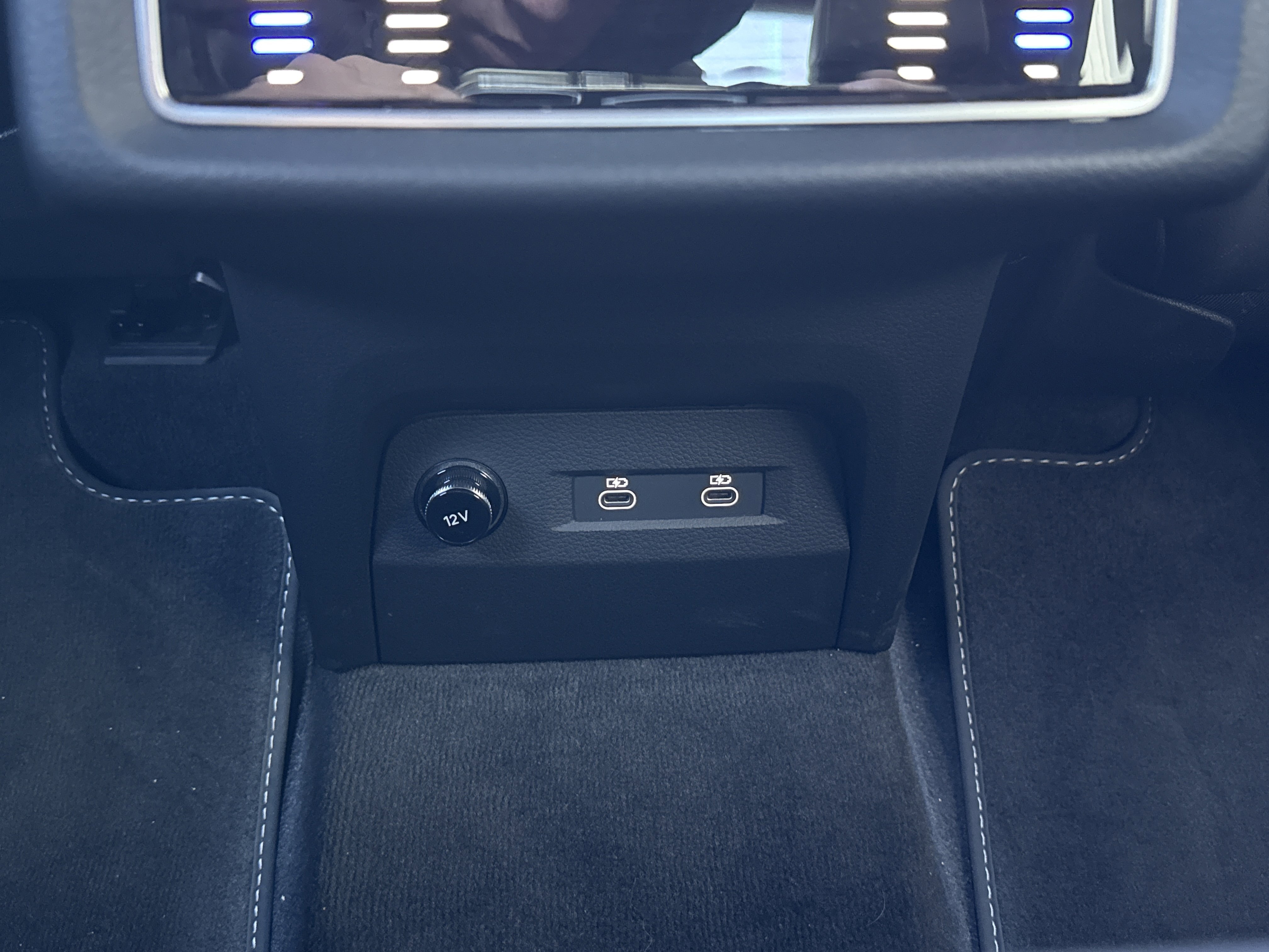 Used 2023 Audi e-tron Premium w/ Convenience Plus Package image 33