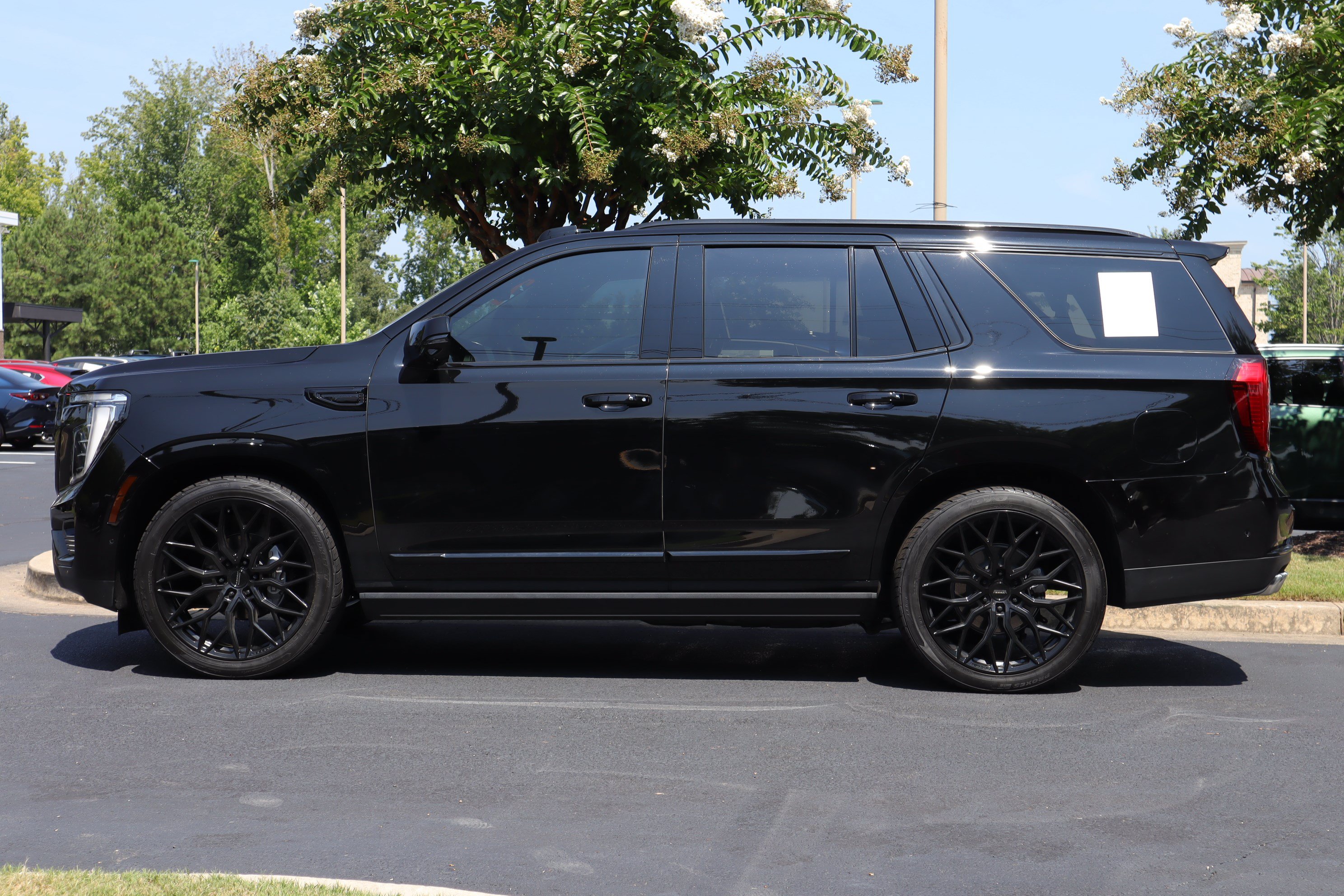 Used 2026 GMC Yukon Denali Ultimate w/ LPO, Floor Liner Package AWD/4WD image 5