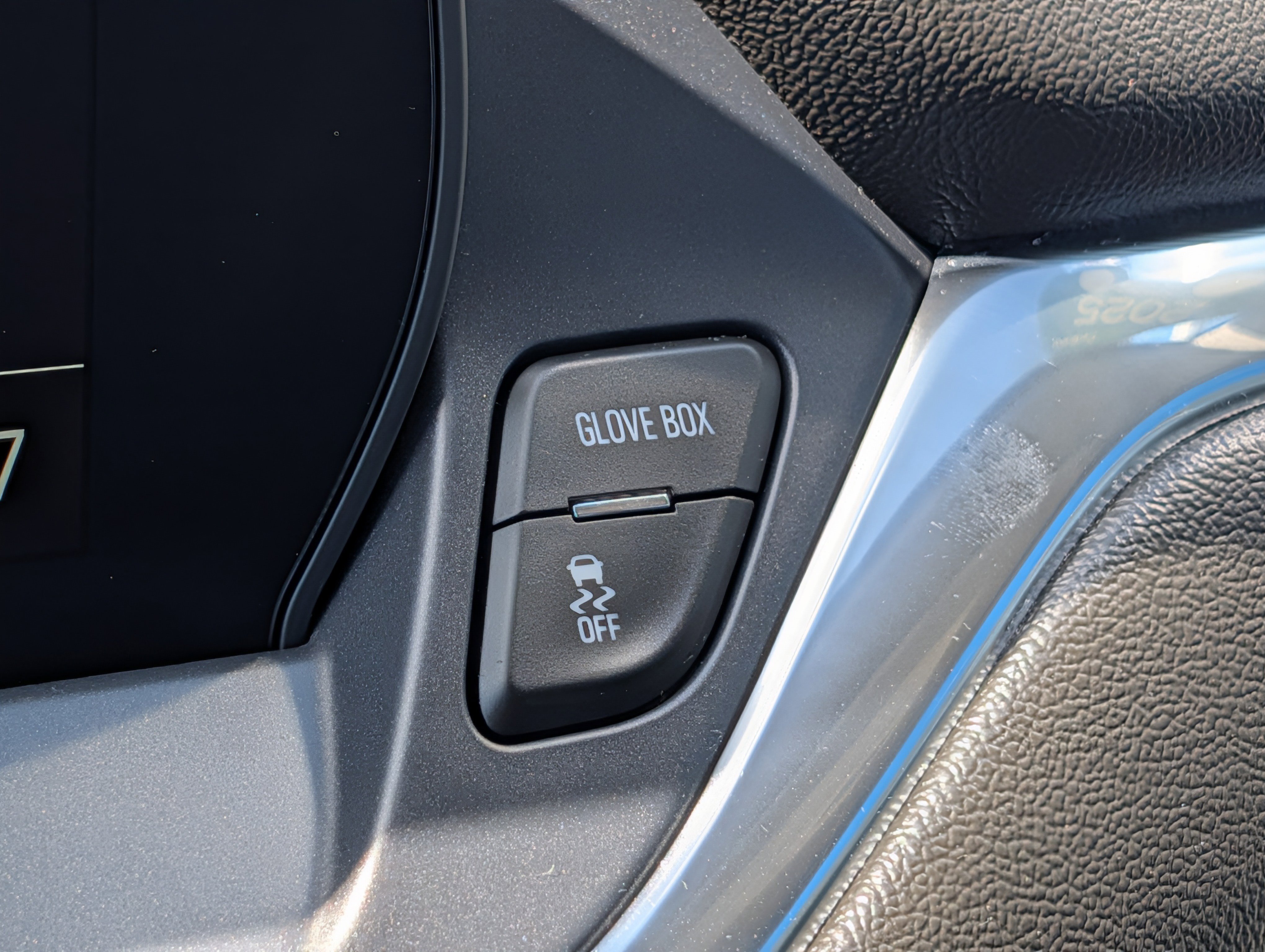 Certified 2025 Chevrolet Blazer LT AWD/4WD image 23