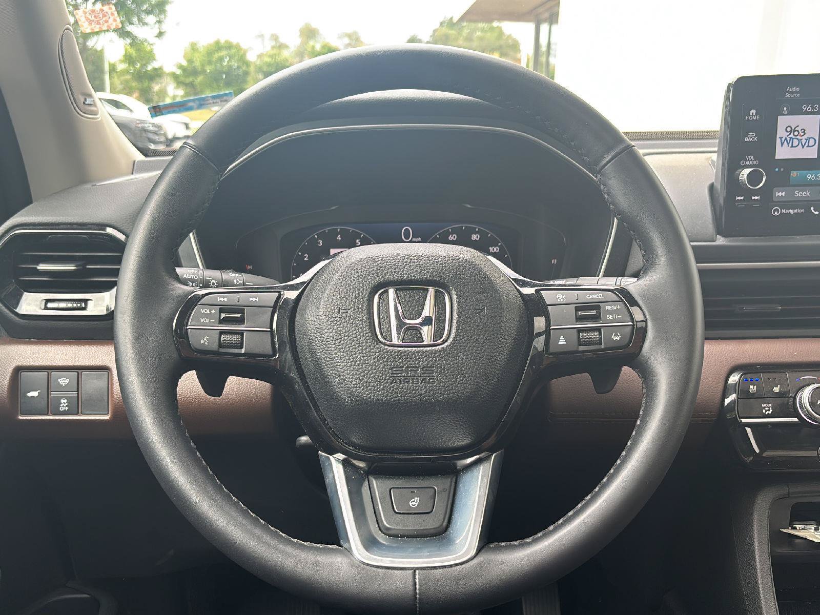 Used 2025 Honda Pilot Elite image 7