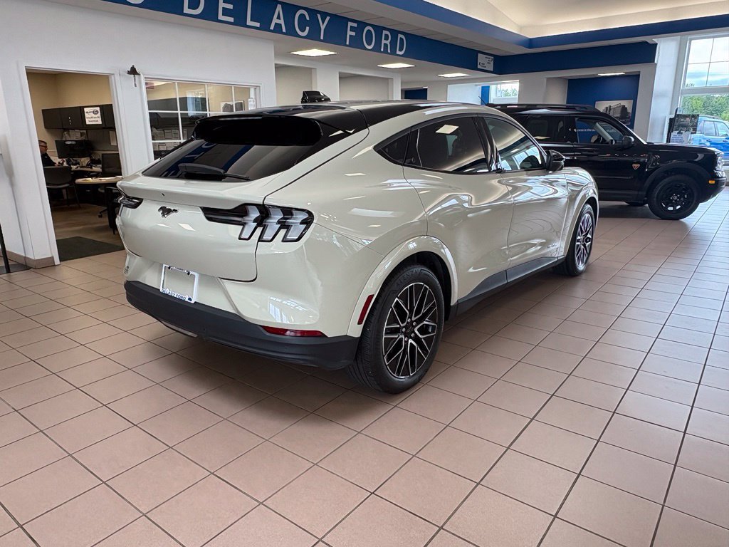 Used 2025 Ford Mustang Mach-E Premium AWD/4WD image 5