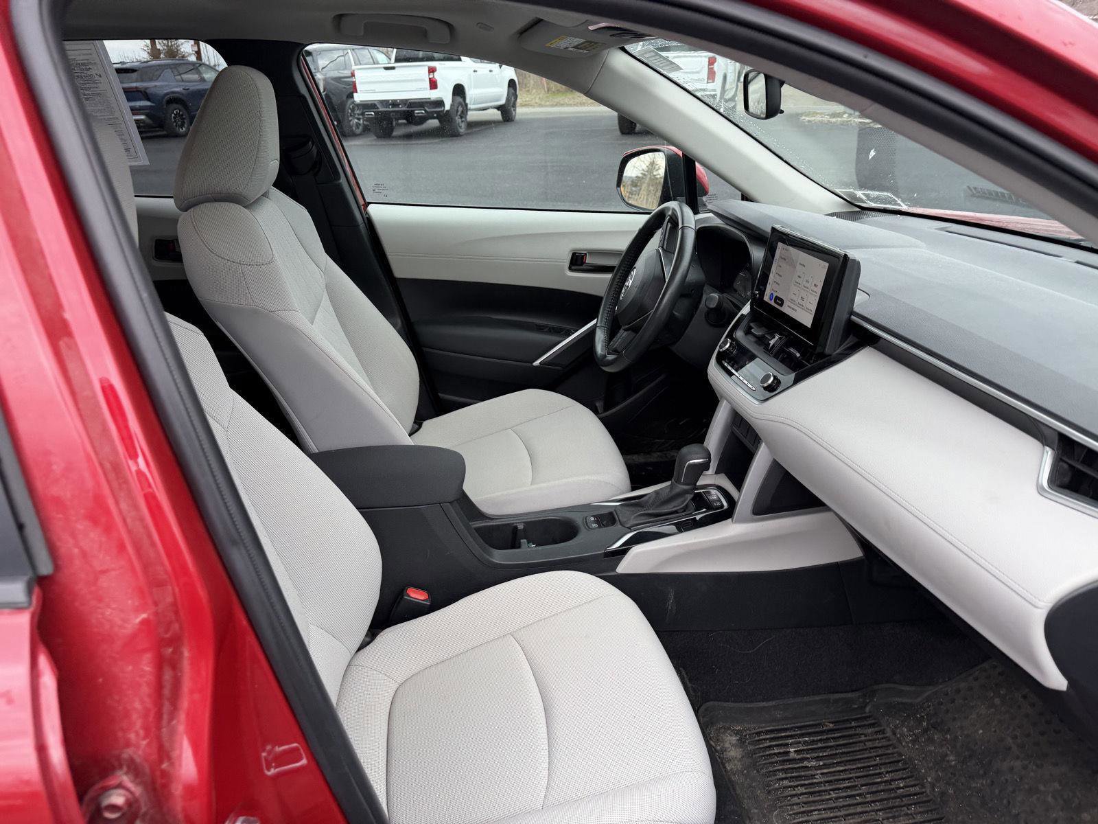 Used 2023 Toyota Corolla Cross LE w/ Moonroof Package AWD/4WD image 22