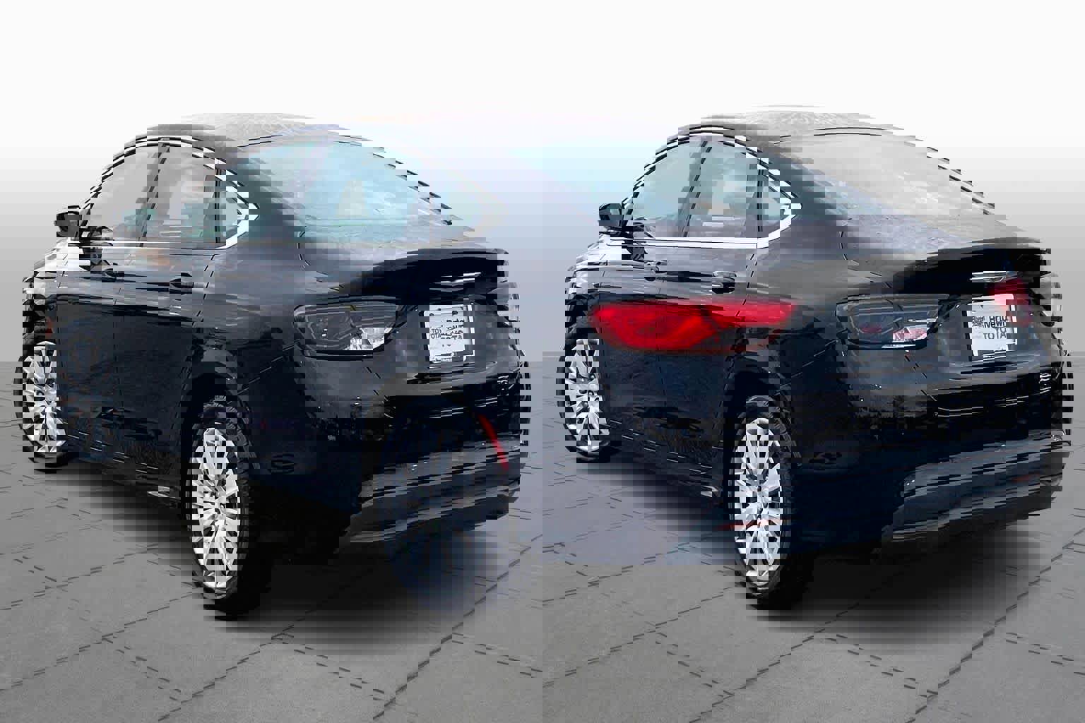 Used 2015 Chrysler 200 LX image 11