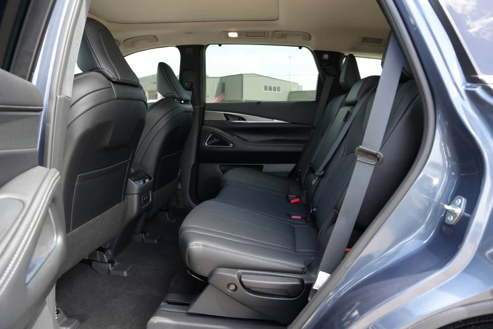 Used 2026 INFINITI QX60 Luxe w/ Cargo Package FWD image 18